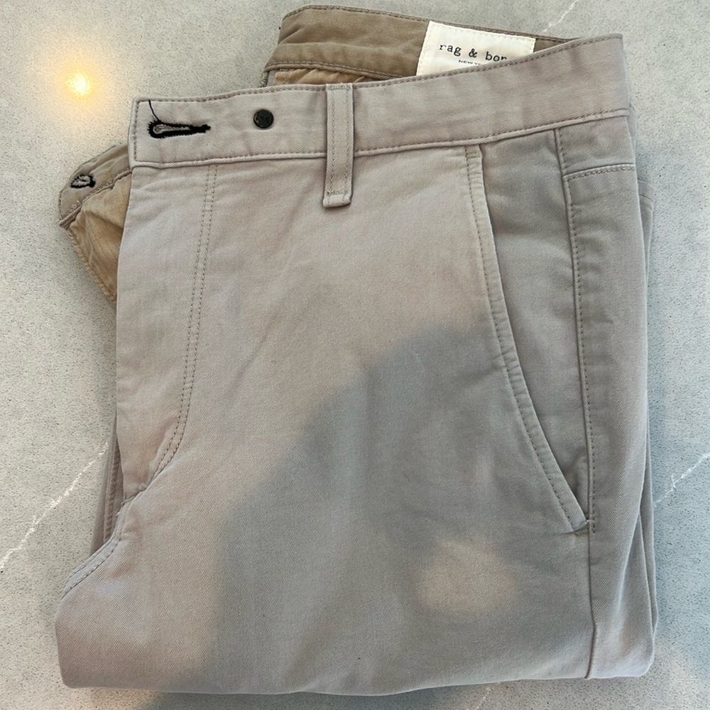 Like New.  Rag & Bone Slim khaki in Drizzle color in 31 waist.